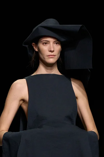 Look 3